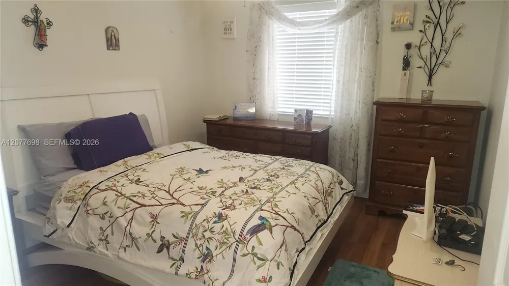 1055 NW 187th Ave Pembroke Pines, FL 33029