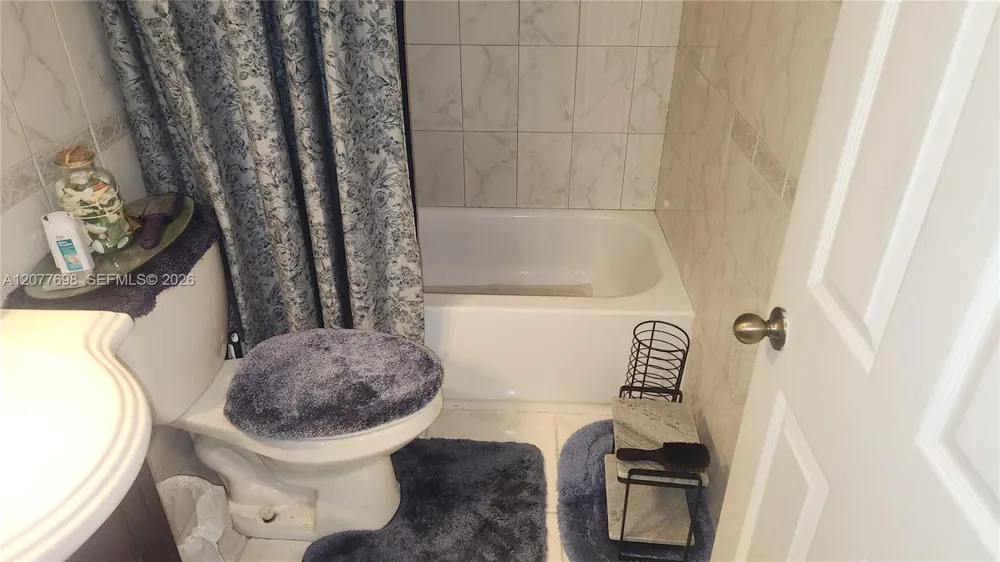 1055 NW 187th Ave Pembroke Pines, FL 33029