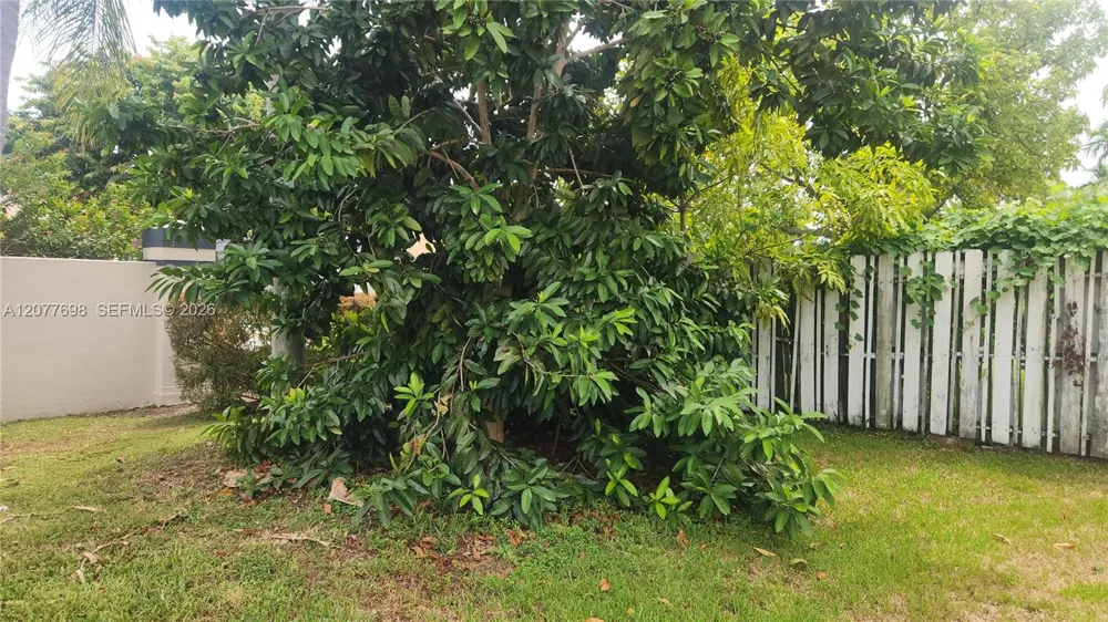 1055 NW 187th Ave Pembroke Pines, FL 33029