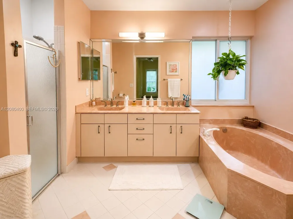 10411 NW 48th Mnr Coral Springs, FL 33076