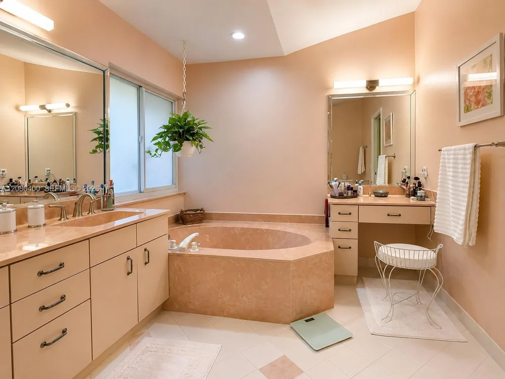 10411 NW 48th Mnr Coral Springs, FL 33076