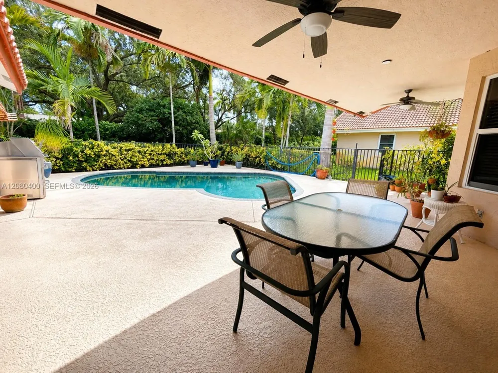 10411 NW 48th Mnr Coral Springs, FL 33076