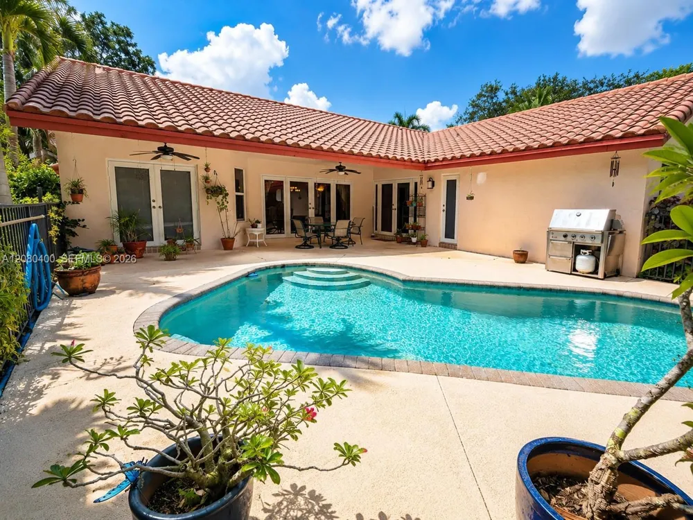 10411 NW 48th Mnr Coral Springs, FL 33076