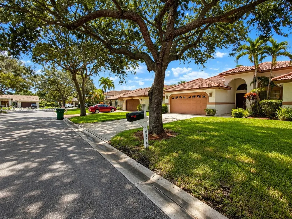 10411 NW 48th Mnr Coral Springs, FL 33076