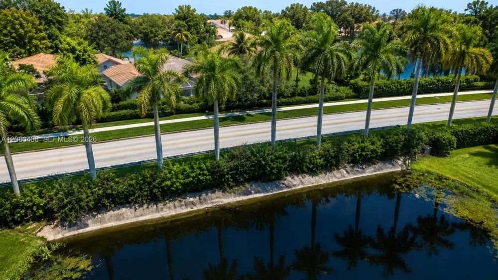 10411 NW 48th Mnr Coral Springs, FL 33076