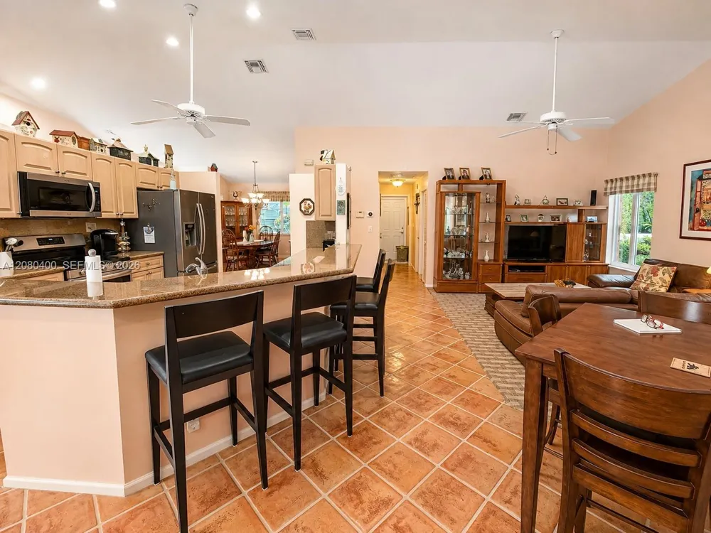 10411 NW 48th Mnr Coral Springs, FL 33076