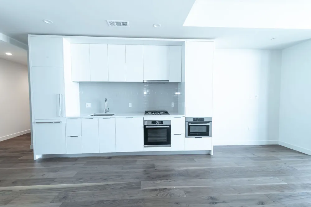 44 East Avenue #3804 Austin, TX 78701