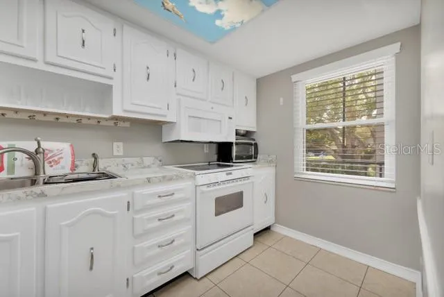 333 LAKE HOWARD DRIVE NW #204D Winter Haven, FL 33880