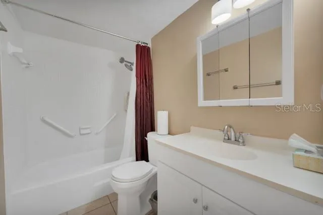 333 LAKE HOWARD DRIVE NW #204D Winter Haven, FL 33880