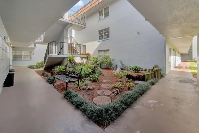 333 LAKE HOWARD DRIVE NW #204D Winter Haven, FL 33880