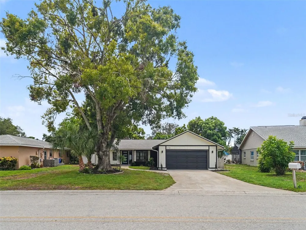 6703 POINTE WEST BLVD Bradenton, FL 34209