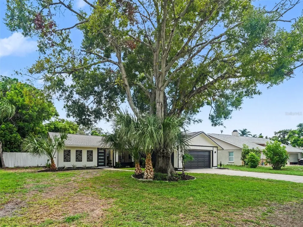 6703 POINTE WEST BLVD Bradenton, FL 34209