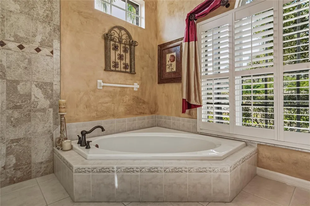 12518 LAKE JOVITA BOULEVARD Dade City, FL 33525