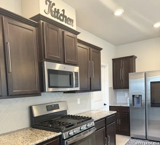 4811 Belgravia Park Converse, TX 78109