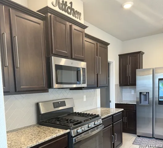 4811 Belgravia Park Converse, TX 78109