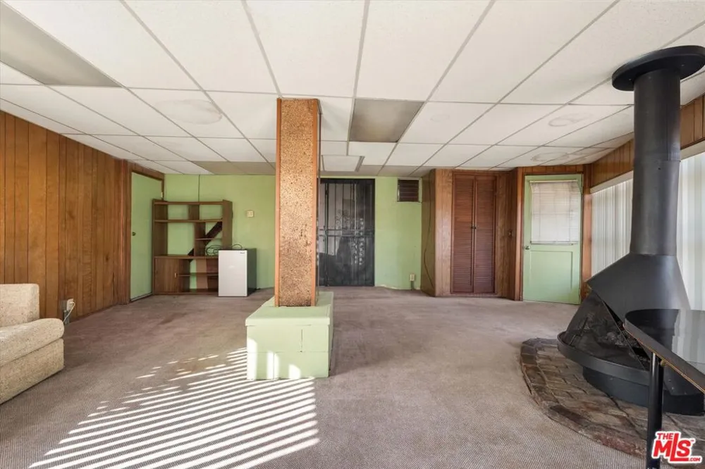 2124 W 112th Street Los Angeles, CA 90047