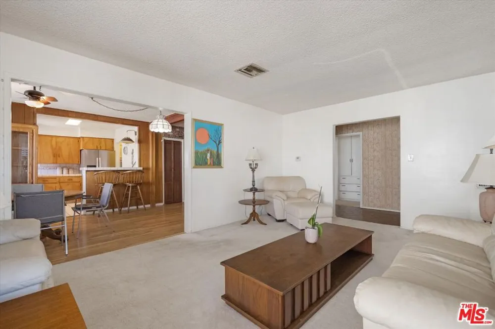 2124 W 112th Street Los Angeles, CA 90047