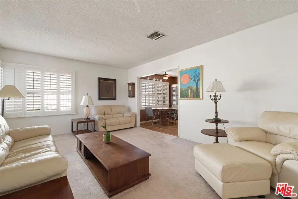 2124 W 112th Street Los Angeles, CA 90047
