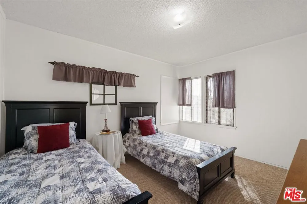 2124 W 112th Street Los Angeles, CA 90047