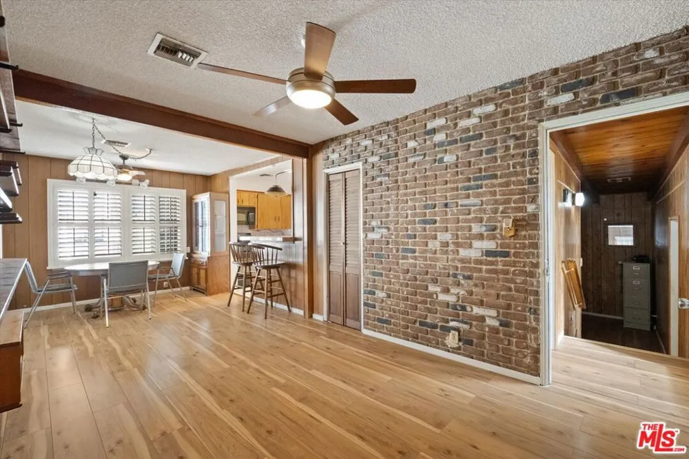 2124 W 112th Street Los Angeles, CA 90047