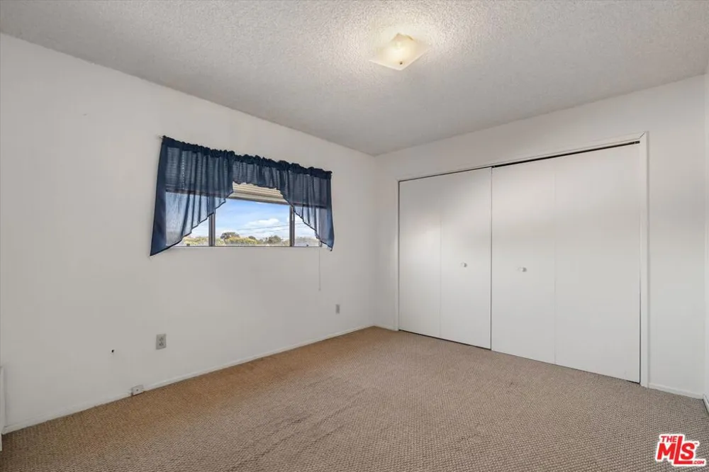 2124 W 112th Street Los Angeles, CA 90047