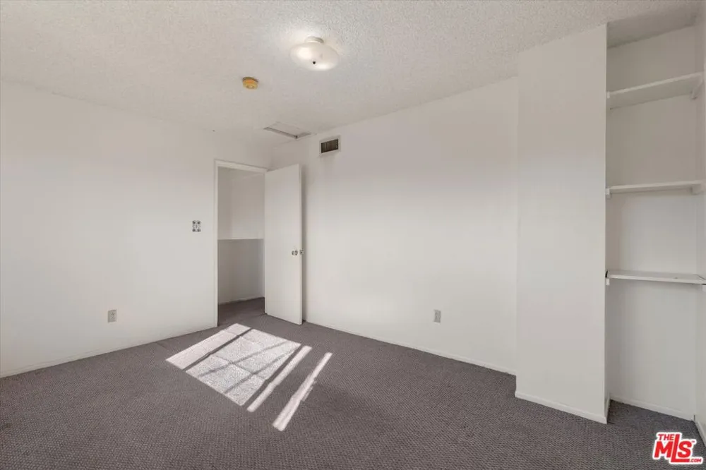 2124 W 112th Street Los Angeles, CA 90047