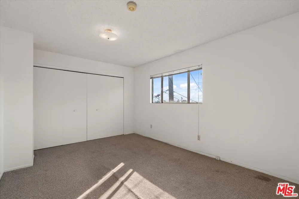 2124 W 112th Street Los Angeles, CA 90047