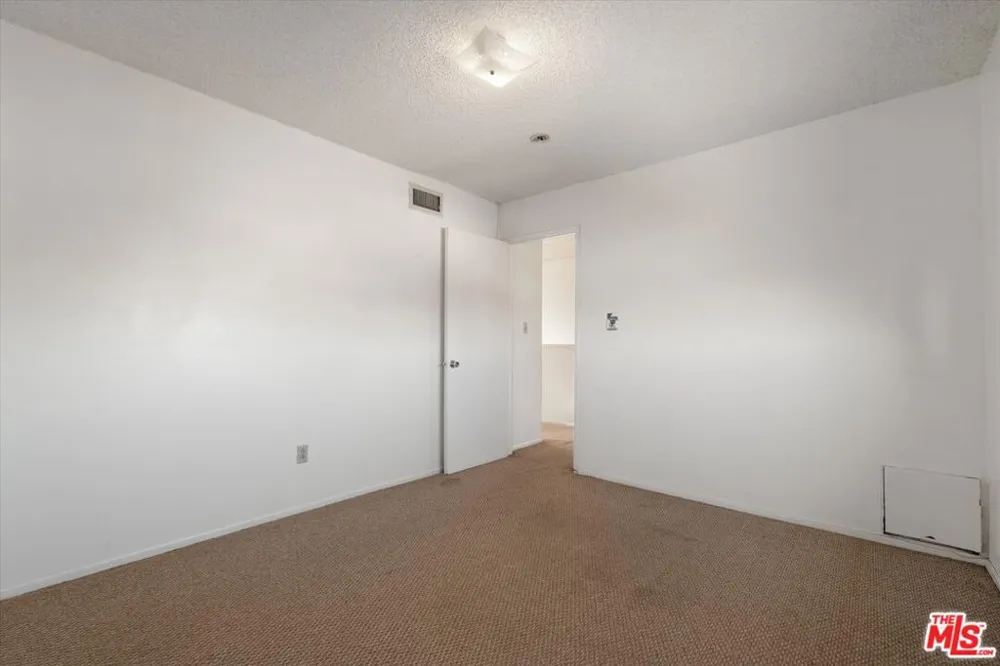 2124 W 112th Street Los Angeles, CA 90047
