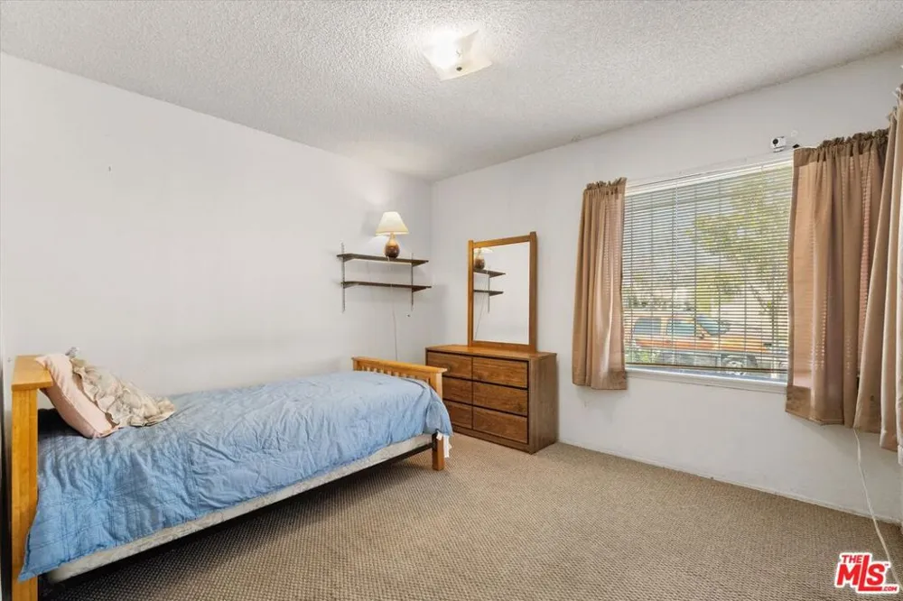 2124 W 112th Street Los Angeles, CA 90047