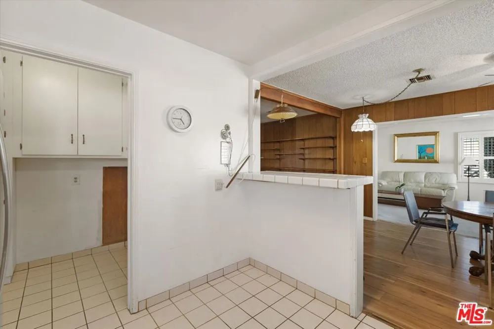 2124 W 112th Street Los Angeles, CA 90047