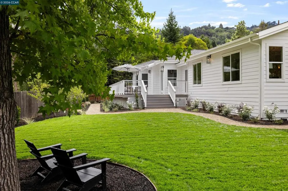27 Stanton Ave Orinda, CA 94563