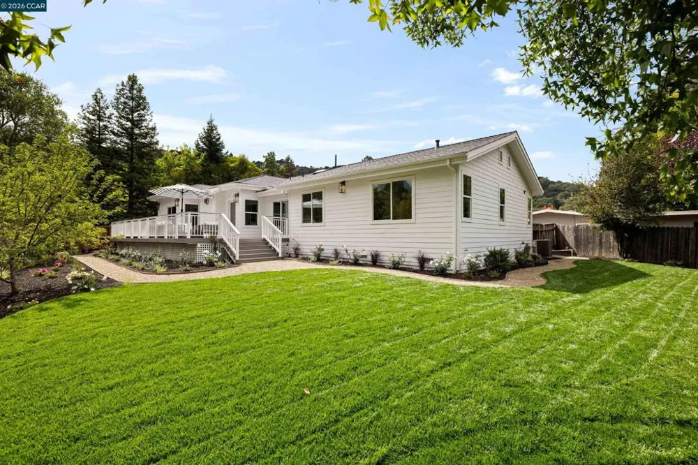 27 Stanton Ave Orinda, CA 94563