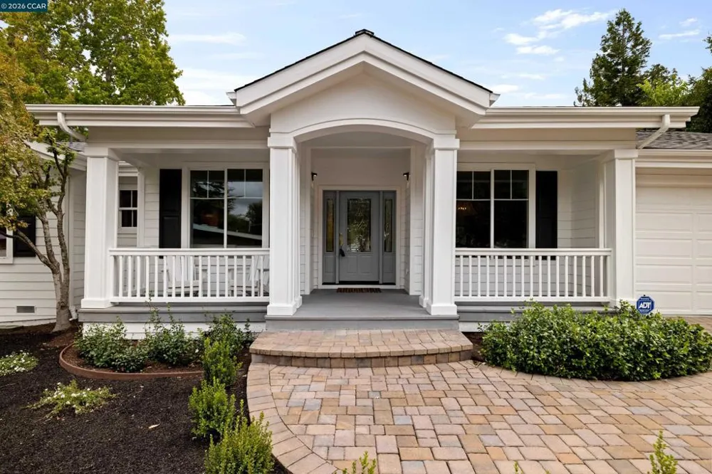 27 Stanton Ave Orinda, CA 94563