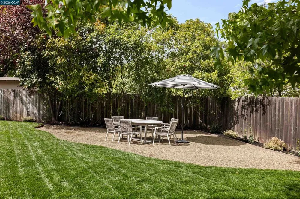 27 Stanton Ave Orinda, CA 94563