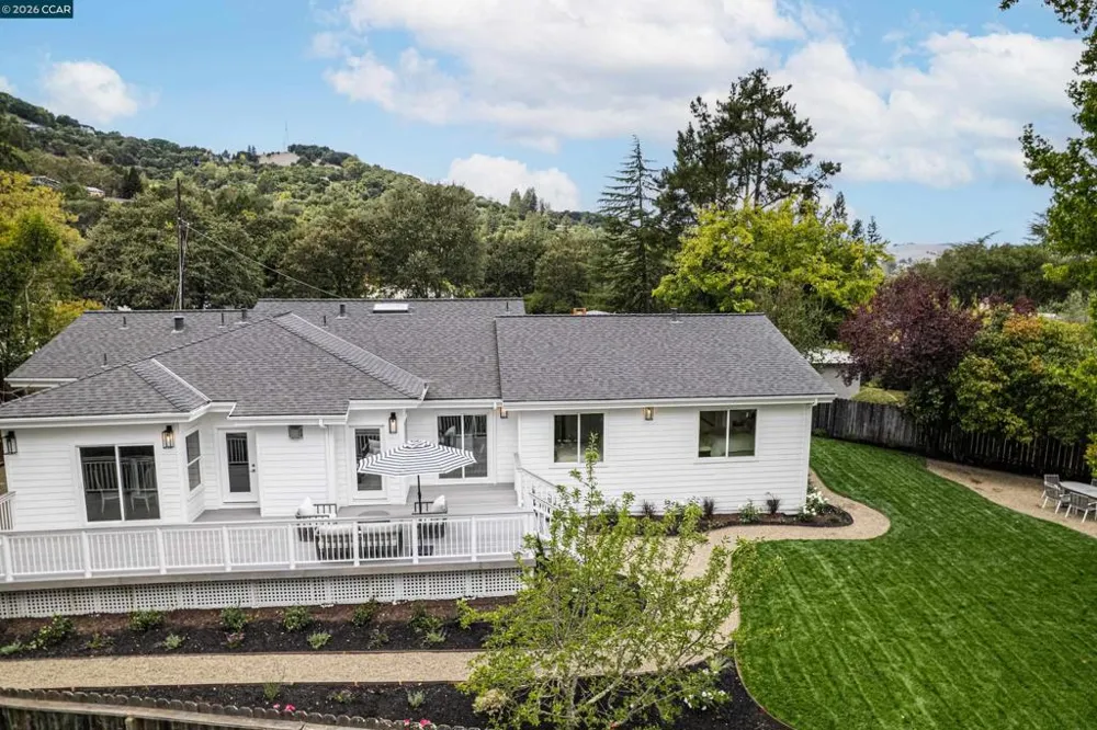 27 Stanton Ave Orinda, CA 94563