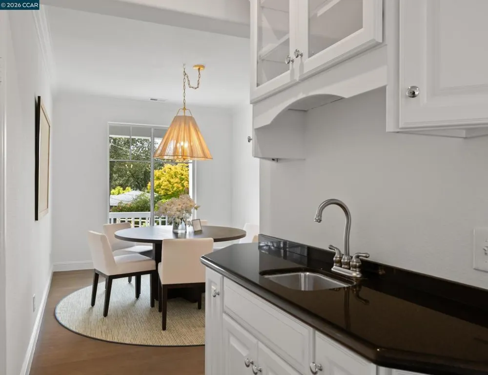 27 Stanton Ave Orinda, CA 94563