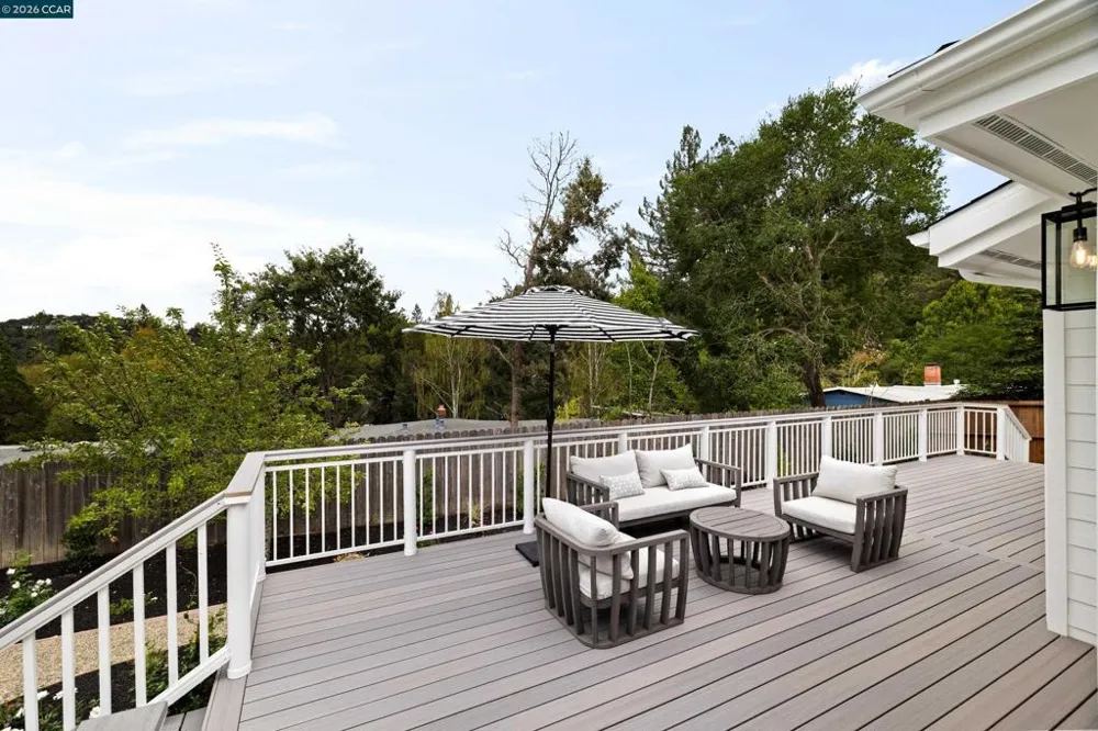 27 Stanton Ave Orinda, CA 94563