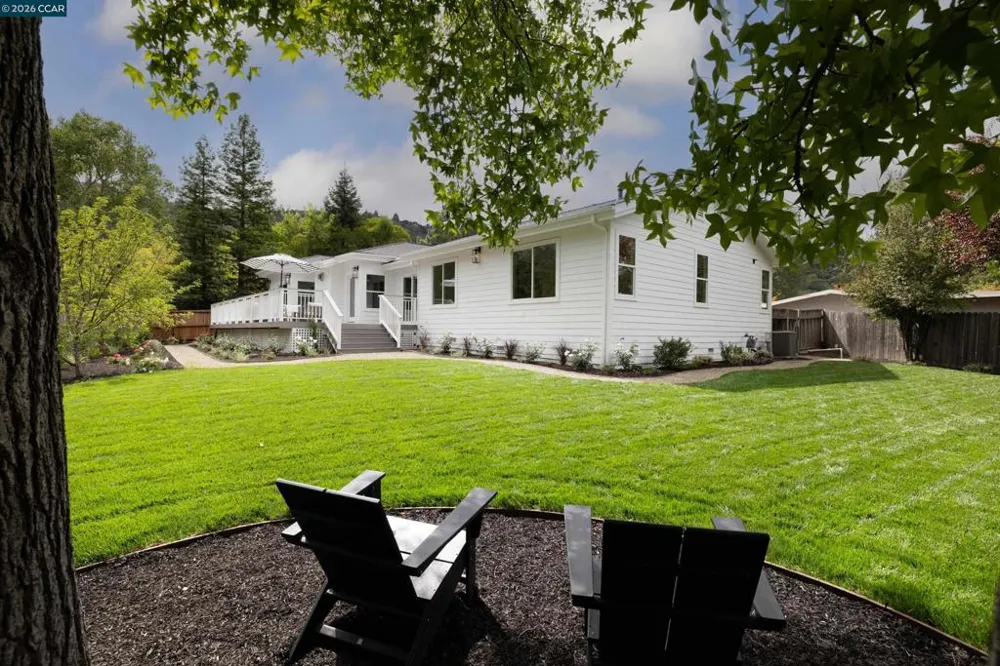 27 Stanton Ave Orinda, CA 94563