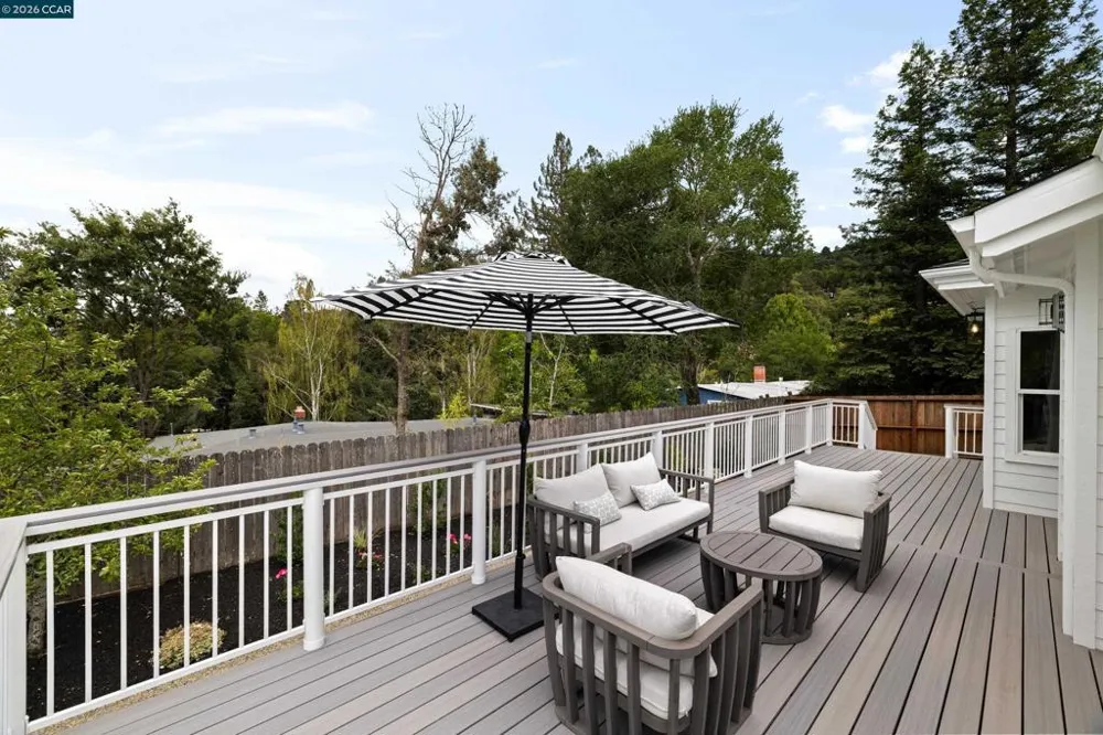27 Stanton Ave Orinda, CA 94563