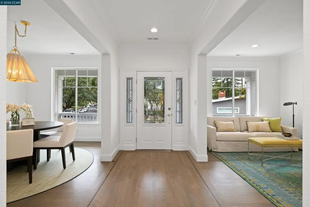 27 Stanton Ave Orinda, CA 94563