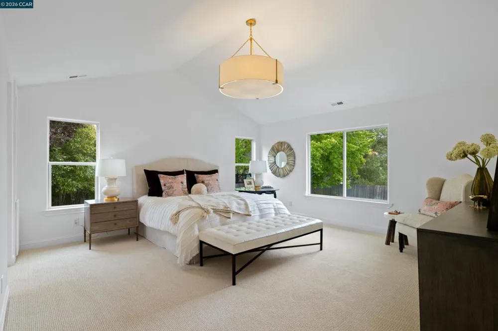 27 Stanton Ave Orinda, CA 94563