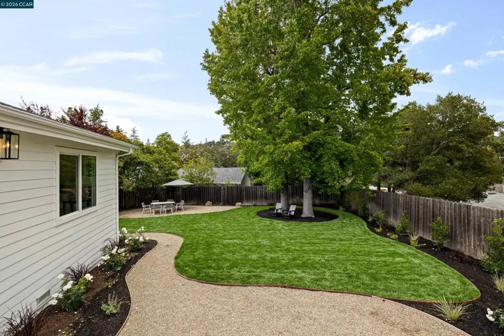 27 Stanton Ave Orinda, CA 94563