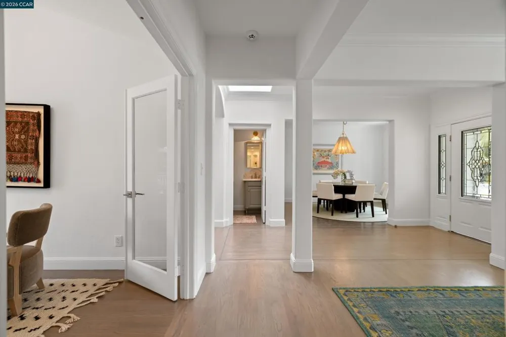 27 Stanton Ave Orinda, CA 94563