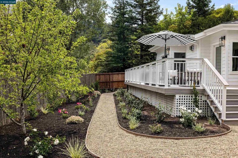 27 Stanton Ave Orinda, CA 94563