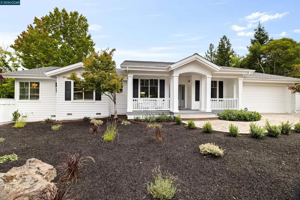 27 Stanton Ave Orinda, CA 94563