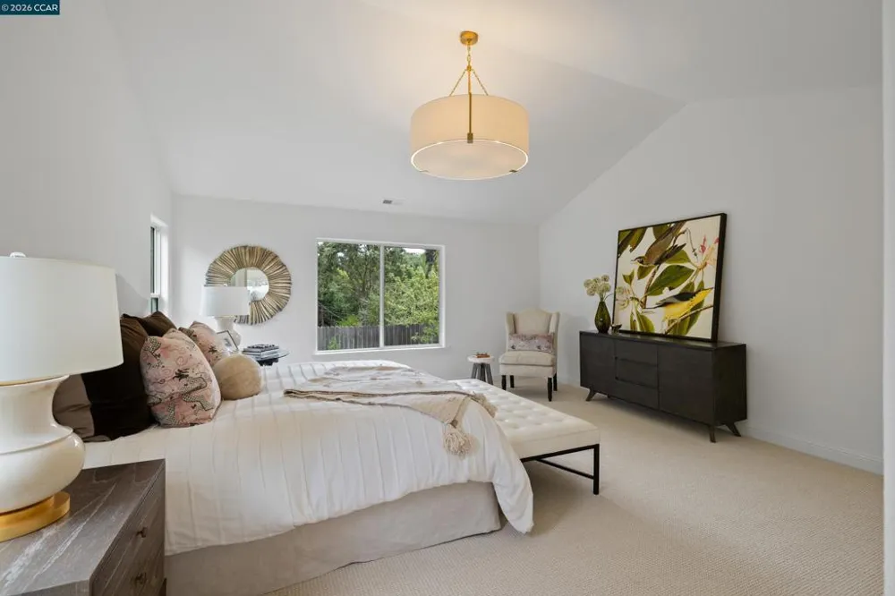 27 Stanton Ave Orinda, CA 94563