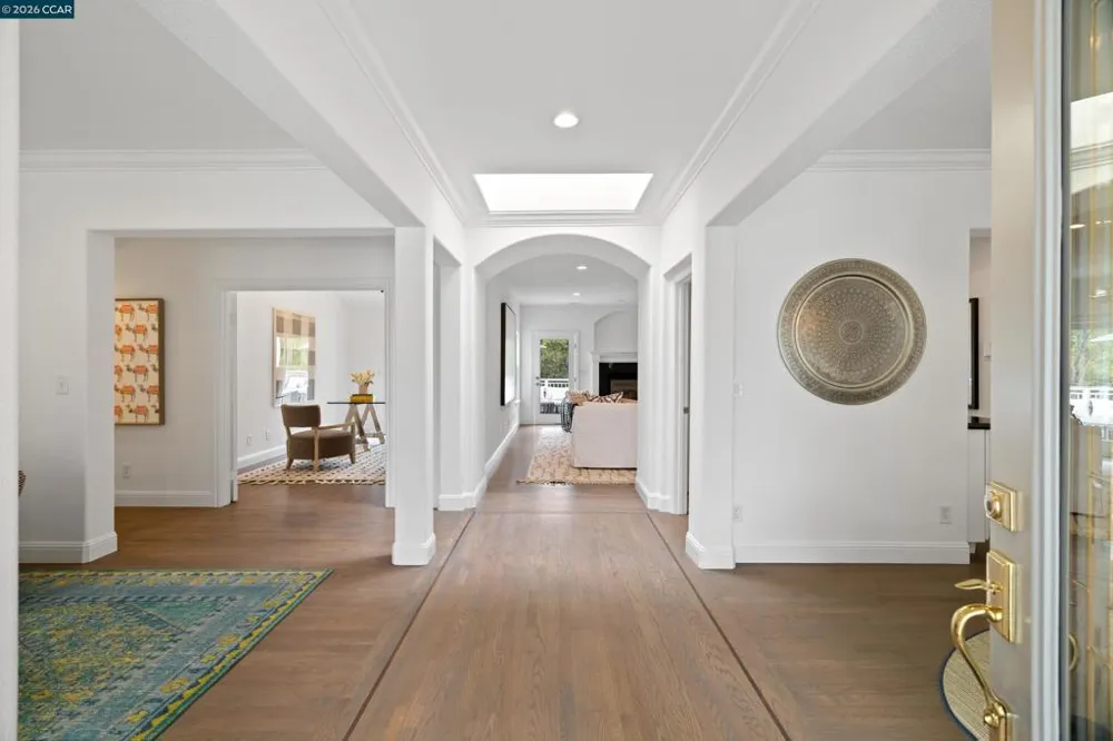 27 Stanton Ave Orinda, CA 94563