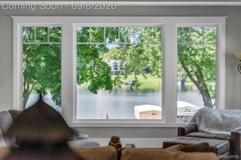 16128 Silvercrest Drive Fenton City, MI 48430