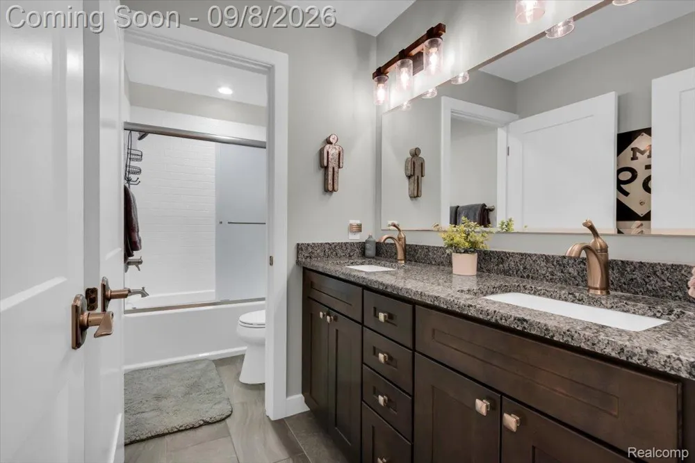 16128 Silvercrest Drive Fenton City, MI 48430