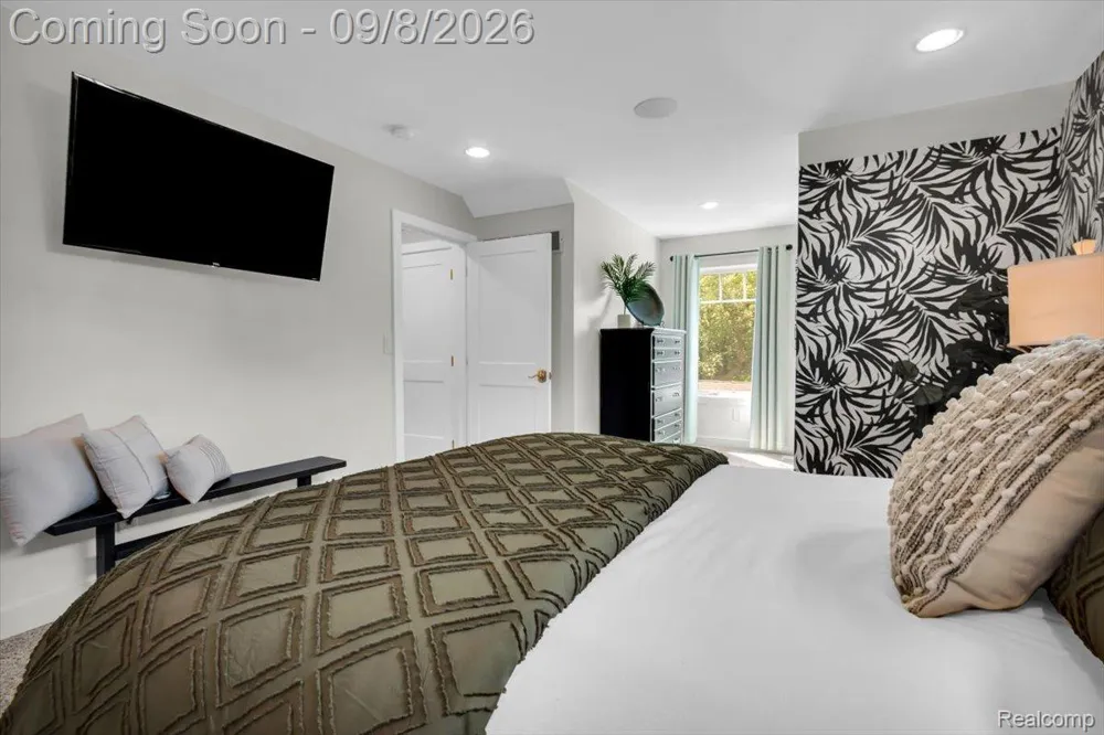 16128 Silvercrest Drive Fenton City, MI 48430